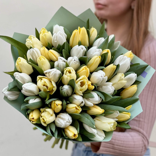 53 класичні тюльпани у букеті «Лимонні цукерочки»