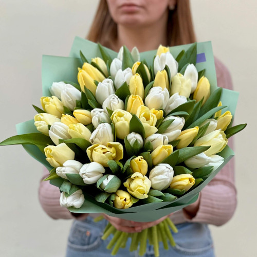 53 класичні тюльпани у букеті «Лимонні цукерочки»