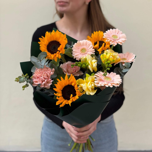 Bouquet of sunflowers in warm hues «Radiant Comfort»