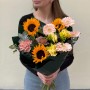 Букет із соняшниками в теплих кольорах «Сяючий затишок»