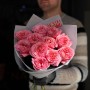 11 троянд сорту Pink X-Pression у букеті «Персиковий шарм»