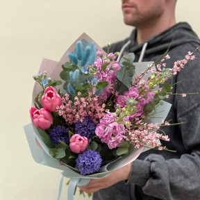 Cute spring bouquet with aromatic hyacinths «Fragrant March»