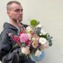 Весенняя композиция в коробке  нежных оттенках «Цетущие мечты»
