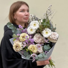 Изысканный загадочный букет «Туманное кружево»