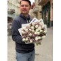 Весенний букет с тюльпанами и хамелациумом «Аметистовые жемчужины»