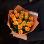 17 піоновидних тюльпанів сорту Orange Princess у букеті «Теракотове намисто»
