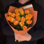 17 піоновидних тюльпанів сорту Orange Princess у букеті «Теракотове намисто»