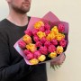29 піоновидних тюльпанів у букеті «Медове намисто»