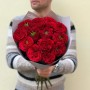 13 пионовидных роз сорта Red Eye в букете «Взгляд дракона»
