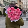 17 пионовидных роз сорта Queen Mayra в букете «Королевский привет»