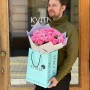 17 пионовидных роз сорта Queen Mayra в букете «Королевский привет»