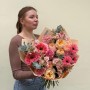 Нежный персиково-пудровый букет «Ароматный манго»