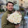 15 изысканных парфюмированных пионовидных роз White O'Hara в букете «Неземное искущение»