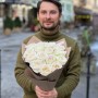 15 изысканных парфюмированных пионовидных роз White O'Hara в букете «Неземное искущение»