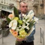 Необычный букет с антуриумом и пионовидной розой Veggie «Зелёный бриллиант»