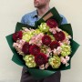 Незвичайний букет з ексклюзивною трояндою Veggie «Ароматне яблучко»