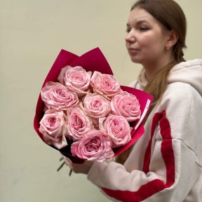 9 ароматних троянд сорту Pink O’Hara у букеті «Світанковий поцілунок»
