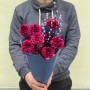 11 Brushmark Braga ranunculus in the bouquet «Mystery of the Night»