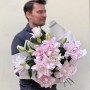 5 веток роскошной махровой лилии Roselily Anouska в букете «Очаровательная лилия»