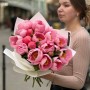 Мікс із 17 півоній сорту Salmon Saucer та Coral Charm у букеті «Рожеві мрії»