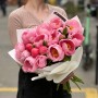 Мікс із 17 півоній сорту Salmon Saucer та Coral Charm у букеті «Рожеві мрії»
