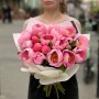 Мікс із 17 півоній сорту Salmon Saucer та Coral Charm у букеті «Рожеві мрії»