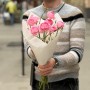 9 ранункулюсов сорта Azur Light Pink  букете «Тихая влюблённость»