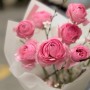 9 ранункулюсов сорта Azur Light Pink  букете «Тихая влюблённость»