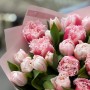 Букет із 23 тюльпанів сортів Dreamer та Queensland «Строката помада»