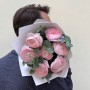 7 Clooney Lady ranunculus in the bouquet «Berry Souffle»