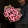 11 пионов сорта Salmon Saucer в букете «Роскошь без слов»