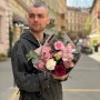 Нежный букет с лилией «Интересное настроение»