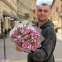 Ніжний букет з бузком та піоновидними тюльпанами «Трішки щастя»