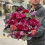 Розкішний букет з ранункулюсами та бузком «Спокуса Амазонки»