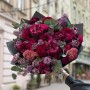 Розкішний букет з ранункулюсами та бузком «Спокуса Амазонки»