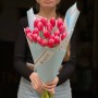 21 класичний тюльпан сорту Supermodel у букеті «Гламурний рожевий»