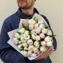 35 тюльпанів сорту Dreamer та White Foxtrot у букеті «Весна на Нілі»