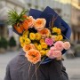 Незвичний букет з фрітілярією «Цікава Сашуня»