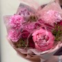 Романтический букет с пионом Coral Charm «Немного счастья»
