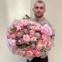Romantic voluminous bouquet with proteas «Love Stars»