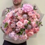 Romantic voluminous bouquet with proteas «Love Stars»