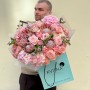 Romantic voluminous bouquet with proteas «Love Stars»