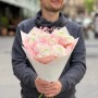 9 Cloni Success Favola Ranunculus in the bouquet «Gentle Breeze»