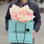 9 Cloni Success Favola Ranunculus in the bouquet «Gentle Breeze»