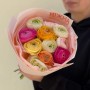 Мікс із 11 ранункулюсів у букеті «Райдуга бажань»