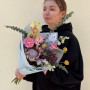 Стильный разноцветный букет с протеей «Блестящее созвездие»