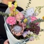Стильный разноцветный букет с протеей «Блестящее созвездие»