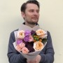 Милий букет із півонієвидними трояндами «Вечірня зіронька»