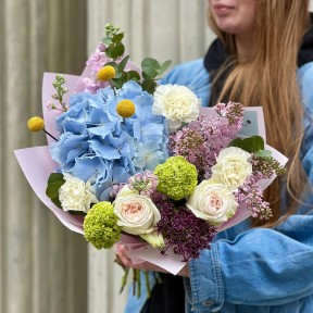 Watercolor bouquet with blue hydrangea «May accent»