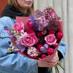 Яскравий букет у насичених відтінках «Садові ягідки»